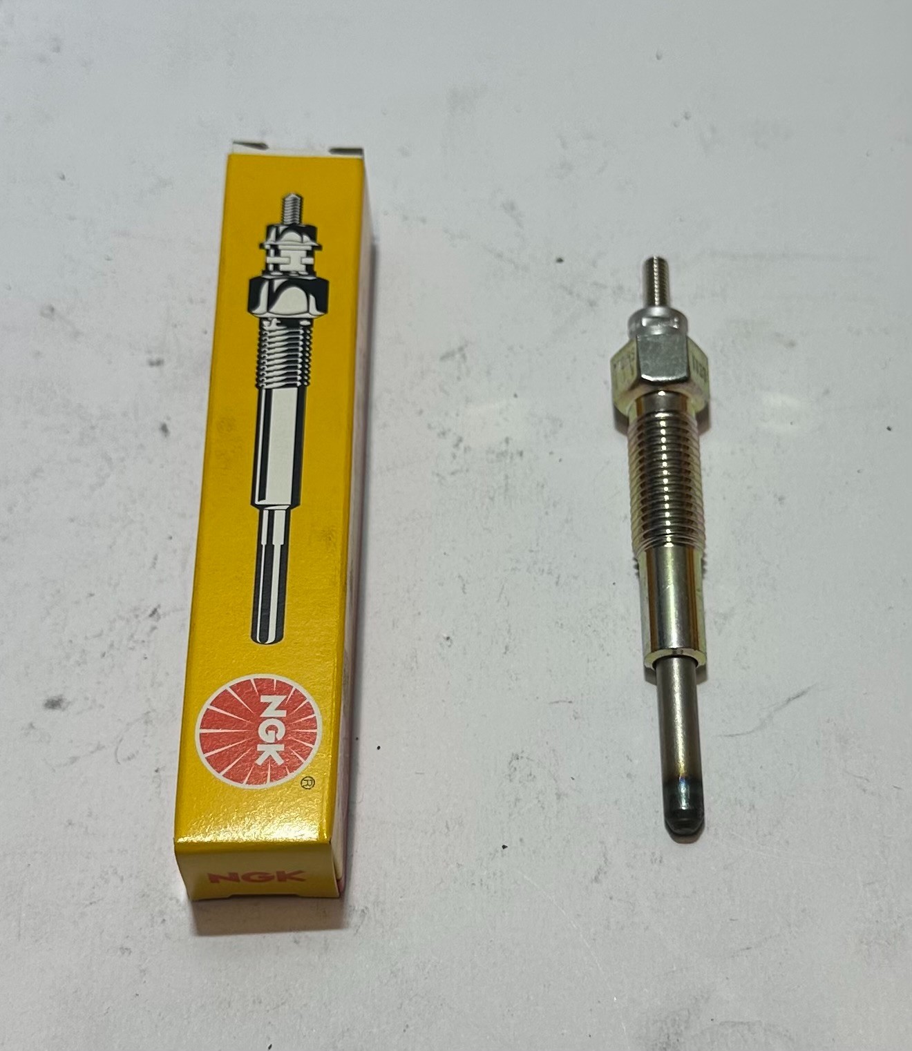 NGK 2765 Candle Plug - Y-701RS