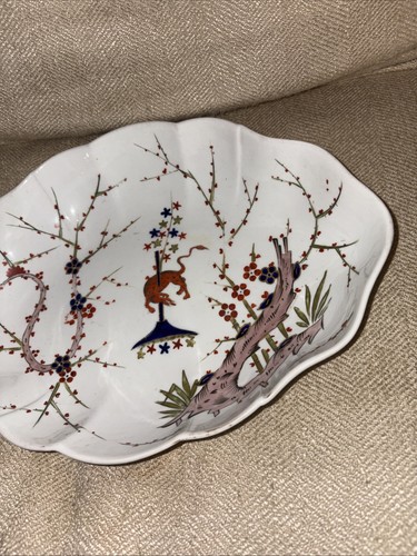 11 inch vintage Derby scalloped bowl - Picture 2 of 6