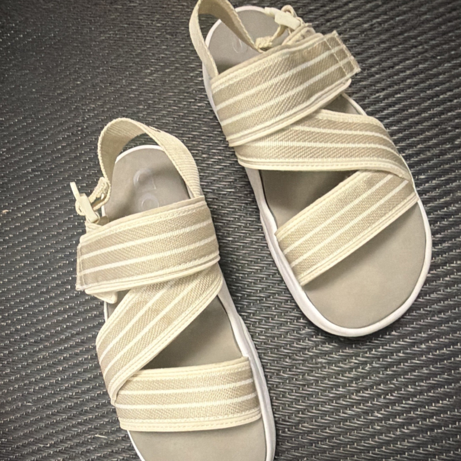 adidas Men’s Striped Sandals Hook & Loop Adjustable Strap Logo Beige/Gray 8