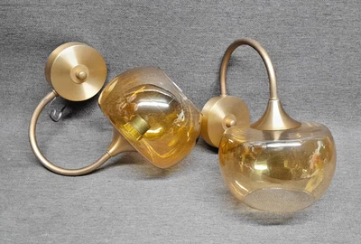 Paire d'appliques Vintage globe verre fumé monture dorée circa 1980 - Photo 1/4