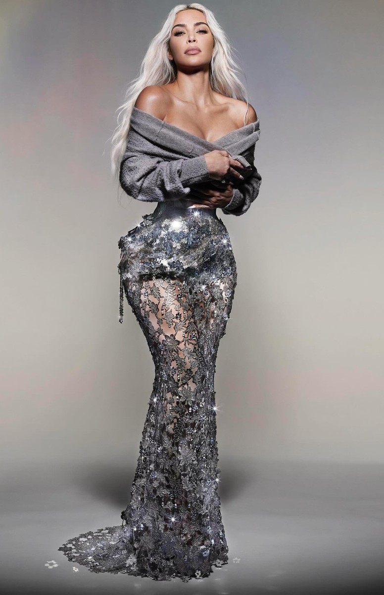 kim kardashian grey dress In Silver Posing For Camera 11x17 Poster_11x17 Lilac prom dresses