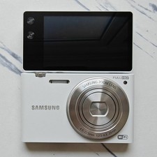 Samsung MV900f Flip-out Vlog Digital Camera 16.3 MP 5x Optical Zoom White WiFi