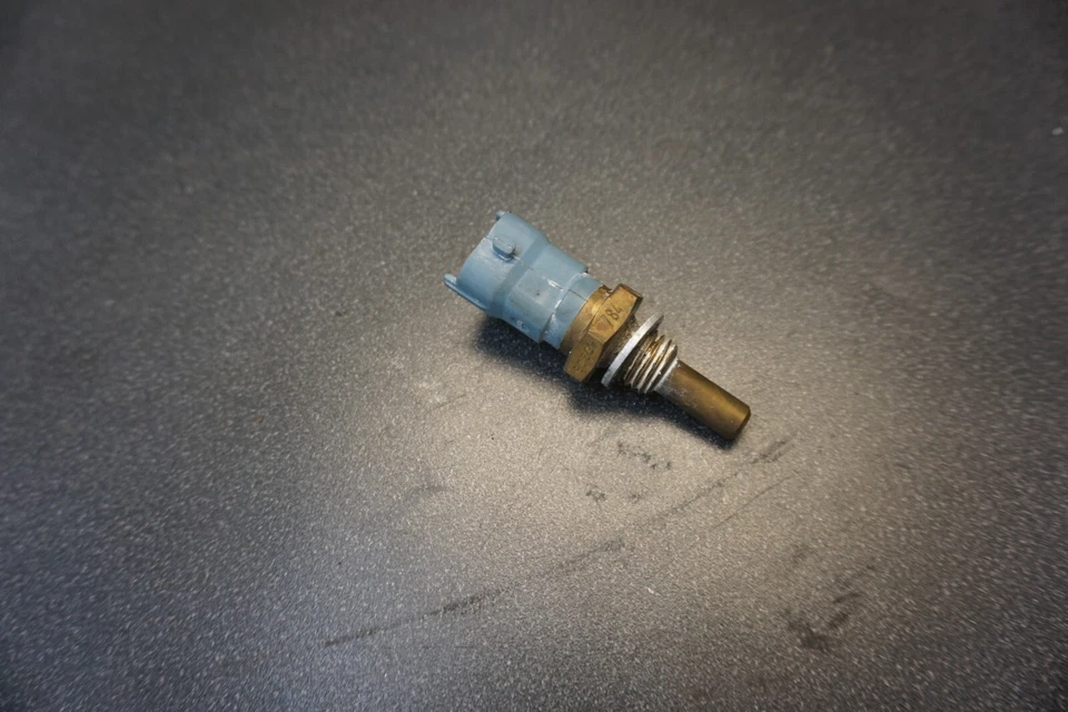 Sensor de temperatura del refrigerante del motor Polaris 2004-2014 OEM Turbo IQ Widetrak Dragon Foto 2 de 3