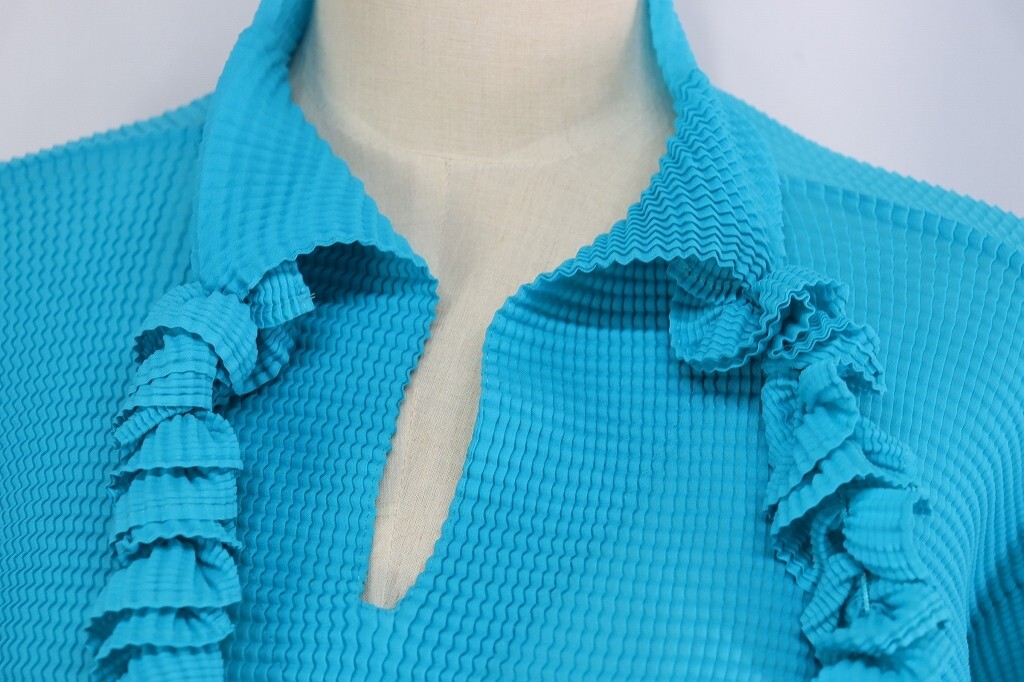 ISSEY MIYAKE Blue Pleats Three Quarter Sleeve Tunic Top 108