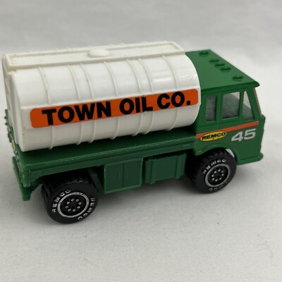 1988 Remco Green & White Town Oil Co. Truck #45