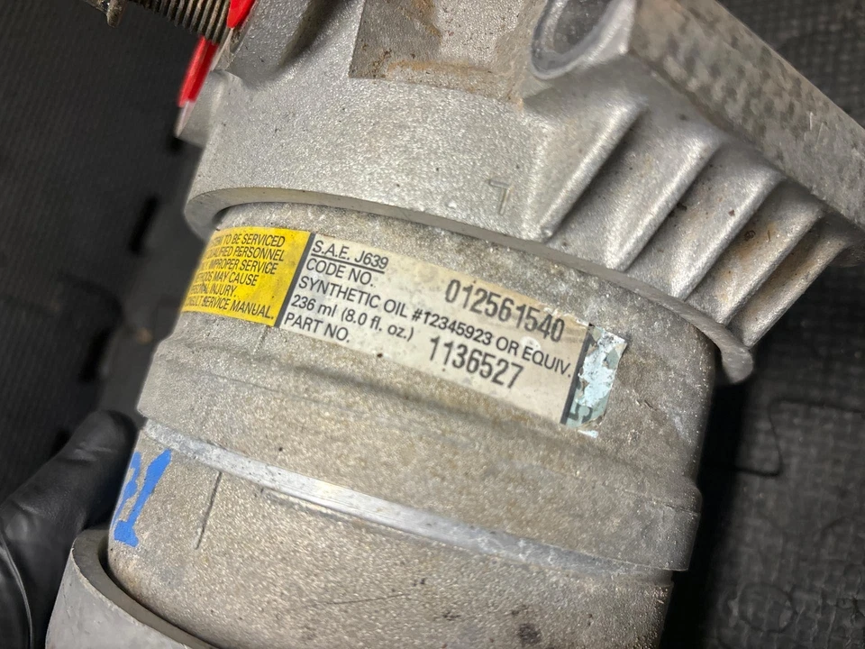 Compresor de aire acondicionado Chevorlet C/K 1500 5,0 L Vortec V8 1996-1999 OEM Foto 4 de 4