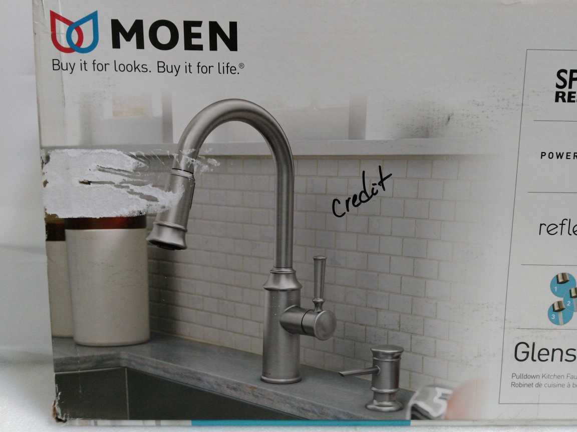 MOEN Glenshire PullDown Sprayer Kitchen Faucet in Spot Resist