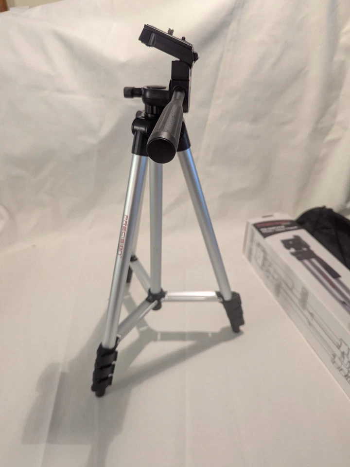 Trípode para cámara de diseño de precisión con estuche de transporte compacto de viaje 50" PD-50PVTR Foto 2 de 4