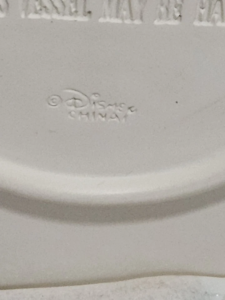 Winnie The Pooh And Piglet 3D Collectors Plate Snowflakes & Christmas 🎄  - Image 3 of 4