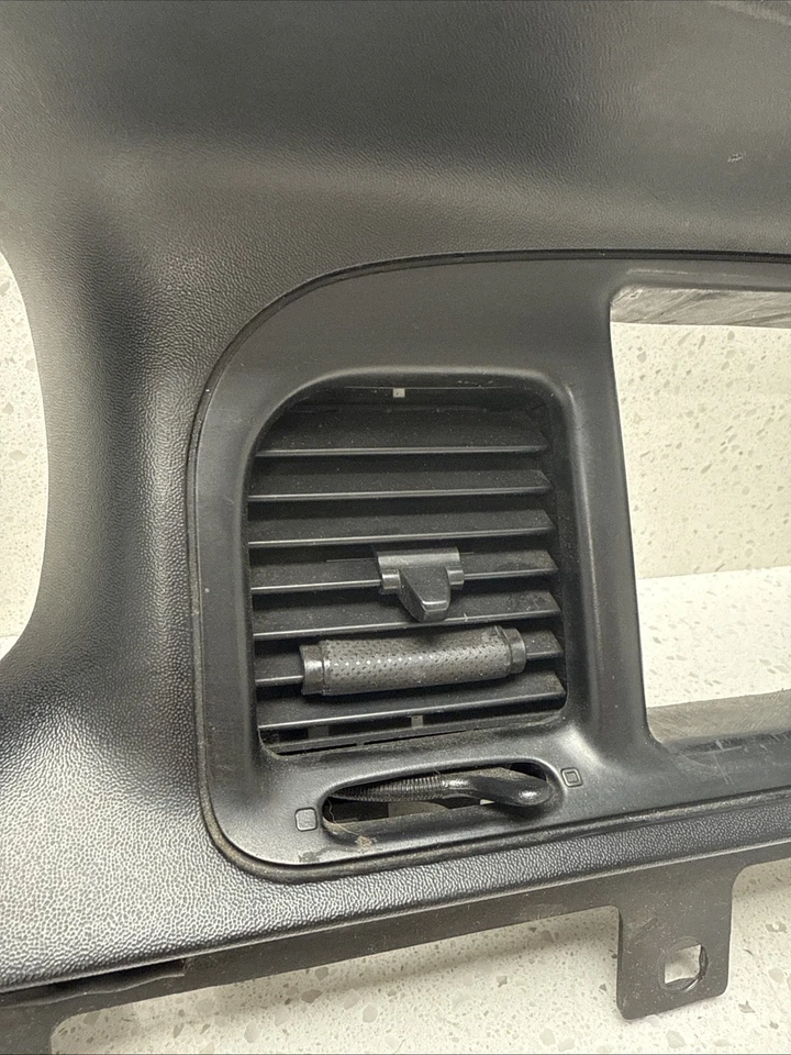 1998-2011 Ford Crown Victoria Grand Marquis Dash Bezel 3W73-54044D70-ACW OEM - Imagem 3 de 4