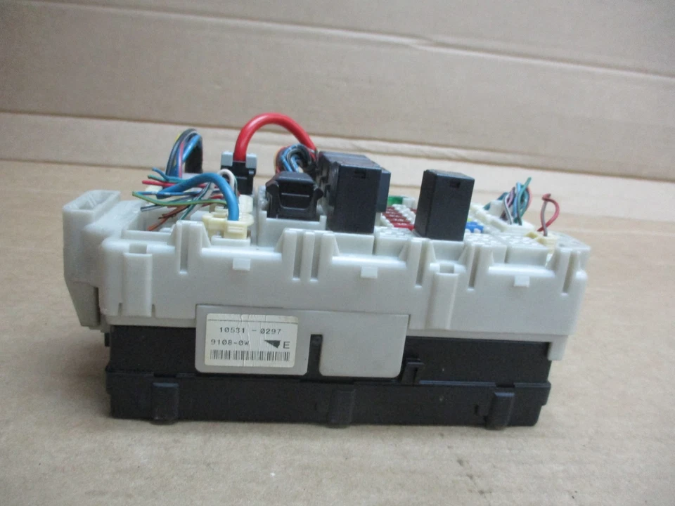 10 11 2011 Mitsubishi Endeavor Cabin Fuse Box Body Control Module BCM 8637a378 Foto 3 de 4