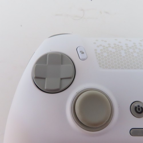 Scuf Envision Pro Wireless Gaming Controller Weiß für PC - Bild 2 von 6