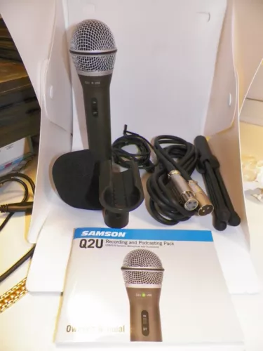 Samson Q2U Handheld Dynamic USB Microphone Recording and Podcasting Pack Black