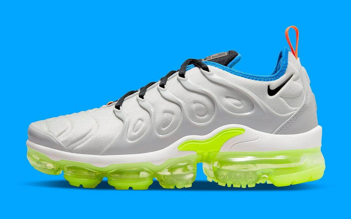 Женские кроссовки Nike Air Vapormax Plus Photon Dust White Volt Black DQ4695-001 sz 6.5