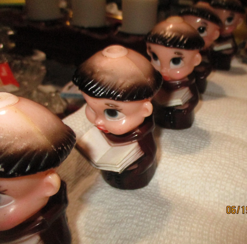 9 VINTAGE RARE NOMA LITES MONK CHRISTMAS LIGHT COVERS - Picture 2 of 8
