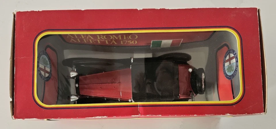 Vintage POLISTIL Diecast Alfa Romeo Alfetta 1750 6c #01101 SERIE ORO TG 1:18 Foto 3 de 4