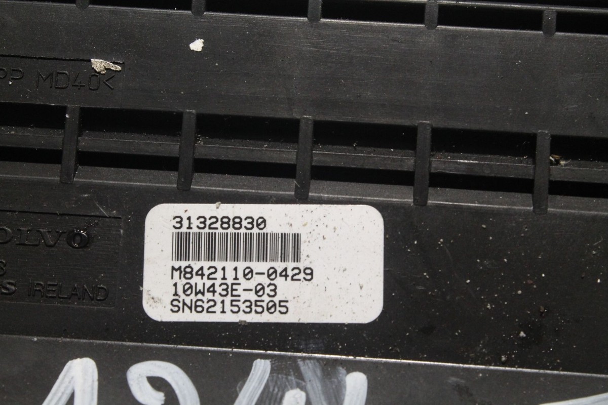 ローカル Volvo 31328830 Genuine OEM Factory Original Dash Control