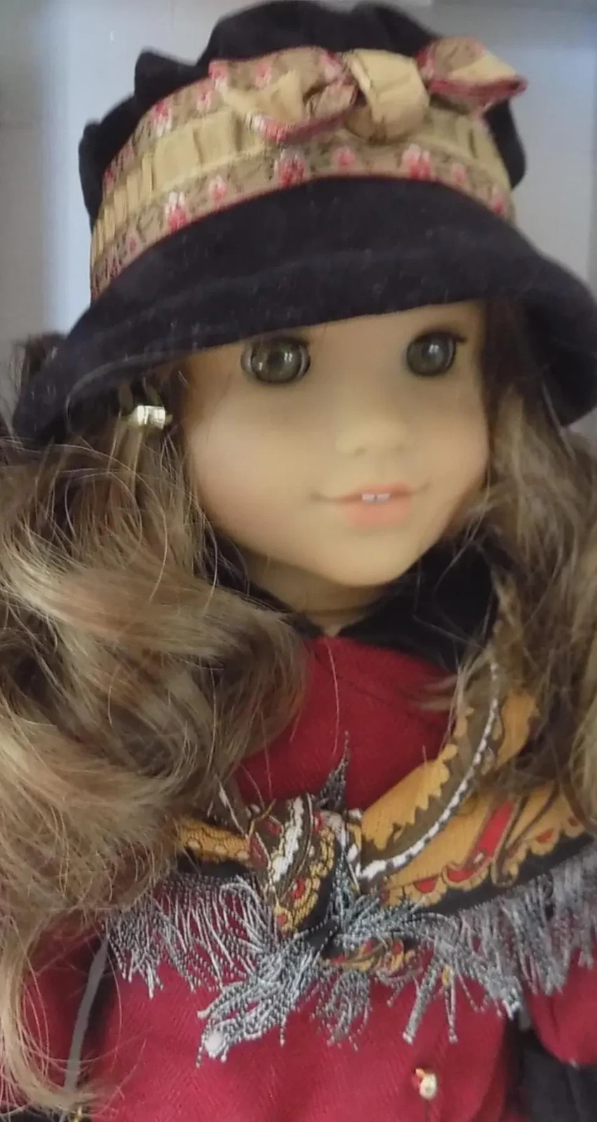 EUC 1st Version Rebecca American Girl Doll w Meet Outfit Bar