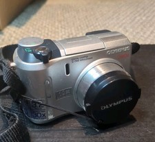 Olympus CAMEDIA C-740 Ultra Zoom 3.2MP Digital Camera - Silver