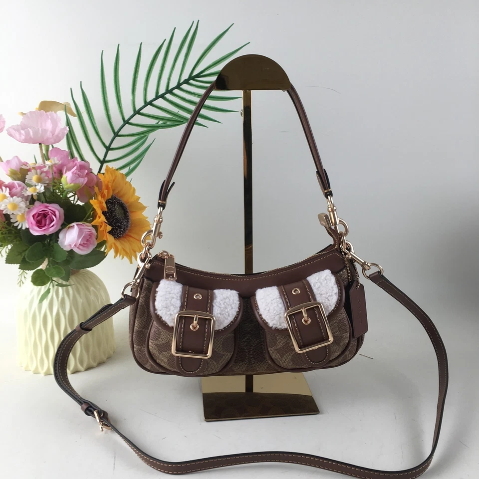 Bolso Baguette Coach Ashton CY658 en Lona Signature con Salida de Piel de Oveja Nuevo Foto 2 de 4