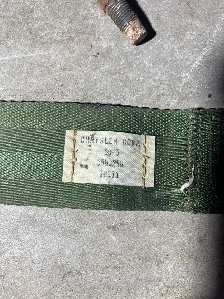 Зеленые ремни безопасности и болты Mopar A-Body 70 71 72 Duster Dart Demon Dodge Plymouth - Изображение 3 из 3