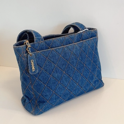 シャネル BAG Small shopping bag, Crocodile embossed calfskin & gold-tone metal