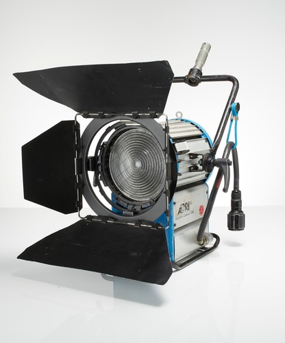 ARRI Daylight Compact 1200 HMI 1200W avec ballast et câble - Photo 9/15