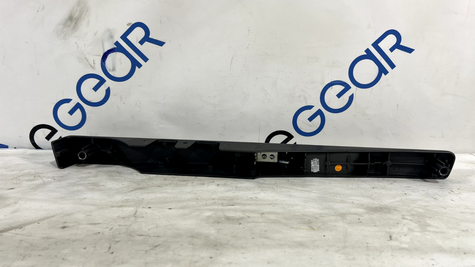 ASTON MARTIN V8 VANTAGE LEFT INTERIOR DOOR PANEL ARMREST COVER OEM 2011-17💠