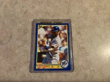 1990 Score — KEN GRIFFEY Jr! #560 🥎ROOKIE/ERROR🥎 (Error Blue Dot on Frt. Logo)