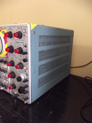 Tektronix 545A Oscilloscope-Powers Up & Responds-W/Type CA Plug In - SR256x - Picture 5 of 10