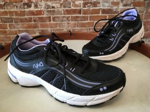 ryka black walking shoes