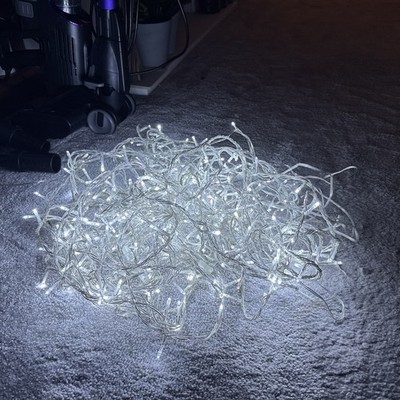 Hellweiße LED Innen Außen IP44 Leuchten 300 Lichter mit Verlängerung inklusive 