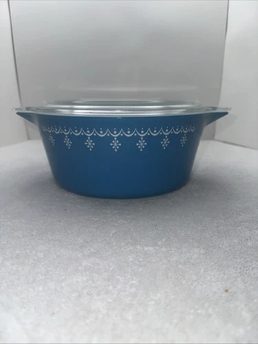 Vintage Pyrex Blue Snowflake Garland Casserole Dish Bowl With Lid 2  1/2 QT 475B