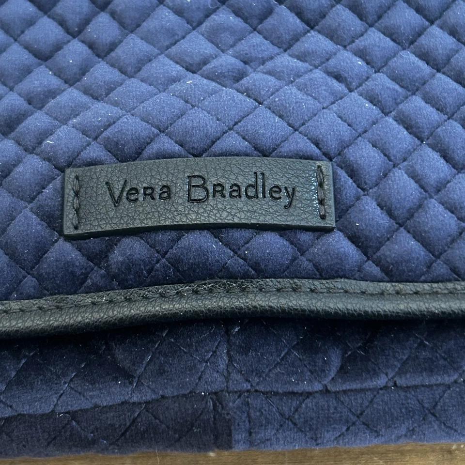 Bolsa tiracolo Vera Bradley azul marinho veludo couro sintético acabamento preto ótimo estado - Imagem 2 de 4