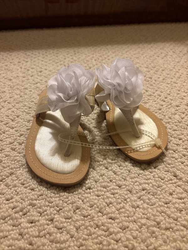STUART WEITZMAN New Girls 10 Ivory Dressy Flip Flop Sandals W/Flower NWD