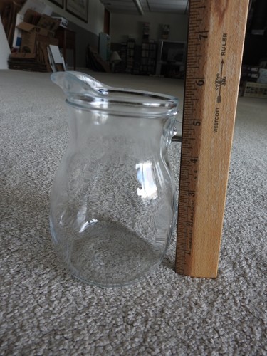 Vintage Clear Glass Pitcher Made In Italy 2 1/2 Cups 5 1/2" Tall 0.5 Liters - 第 5/6 張圖片