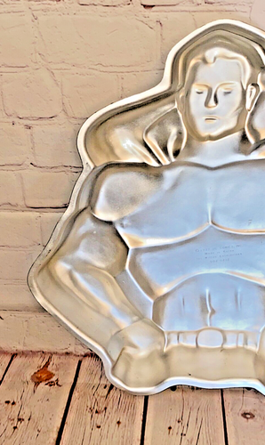 Superman Cake Pan DC Comics Wilton 1977 misure 13" x 11" x 2" circa - Foto 2 di 9