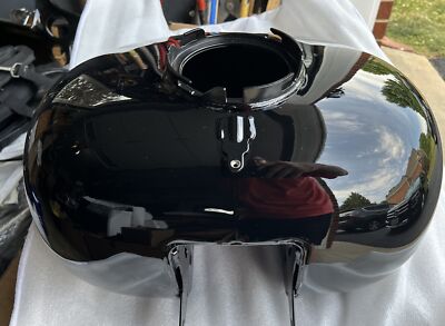 Harley-Davidson 61000649DH Vivid Black Fuel Tank, Red Emblem NEW