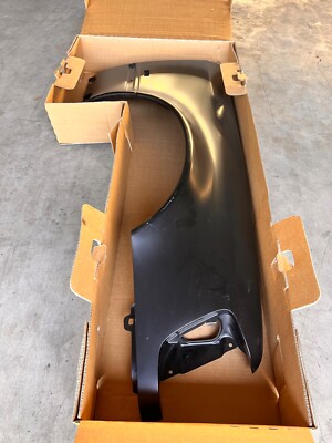 Mercedes W124 Kotflügel Vorne Rechts - Original Ersatzteil 01/85-07/95