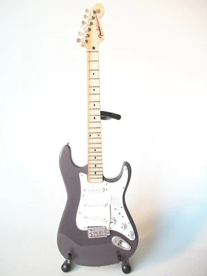 Guitare miniature Axe heaven Fender stratocaster pewter eric clapton
