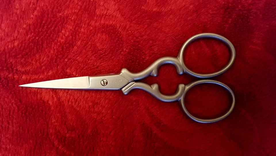 Gingher Model G-3GS Pewter Fleur-de-Lis Embroidery Scissors (FREE SHIPPING) - Image 3 of 4