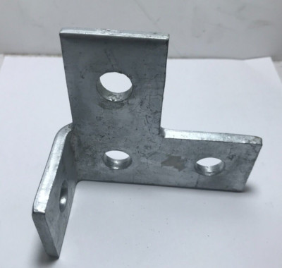 Eckwinkel 4 Loch 90° links (M193)