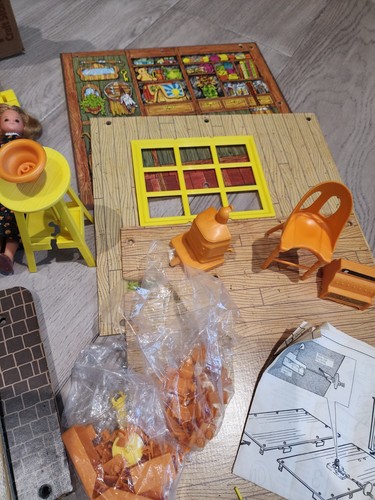 Vintage 1975 Mattel The Sunshine Family CRAFT STORE DOLLS furniture box - Picture 7 of 8