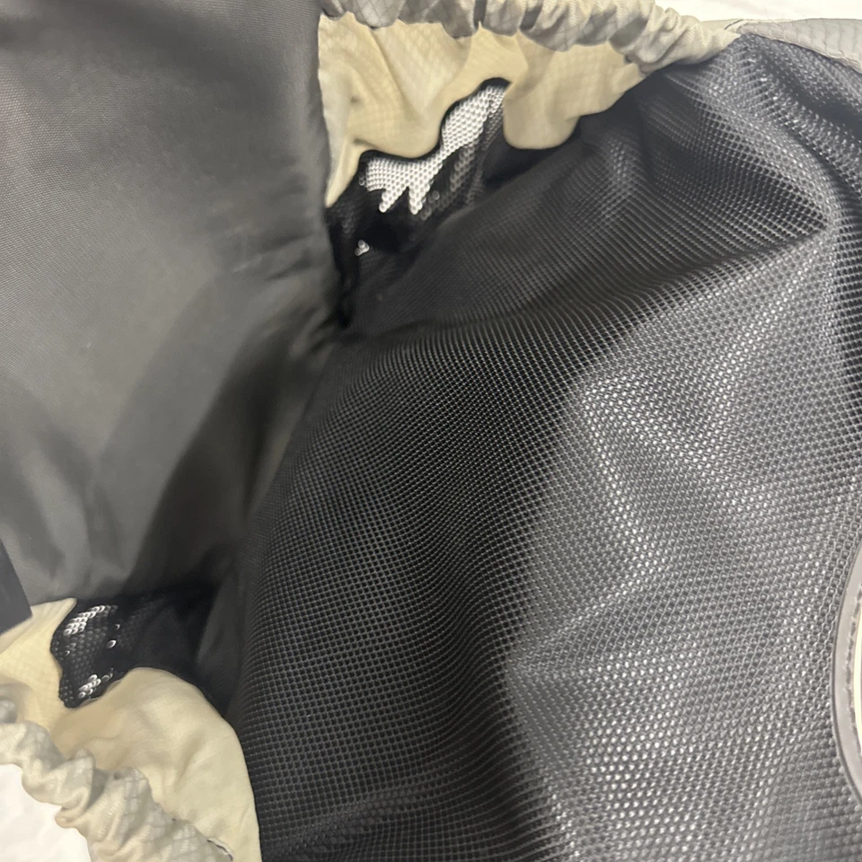 Mochila Camelbak Negra Gris Día Estrella Senderismo Aire Libre Hidratación SIN VEJIGA Foto 3 de 4