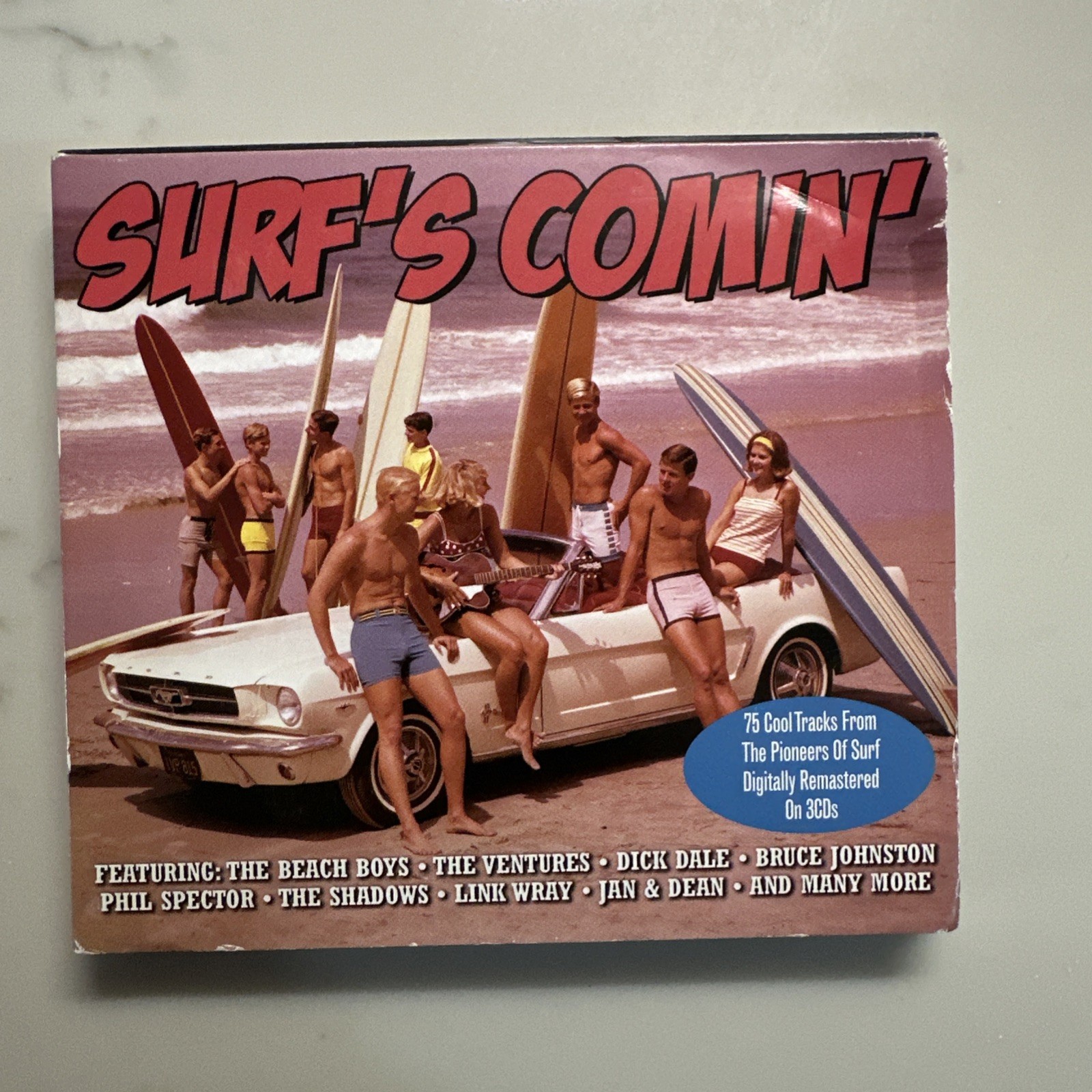 Various Artists : Surfs Comin - Reissue & Updated- CD Good