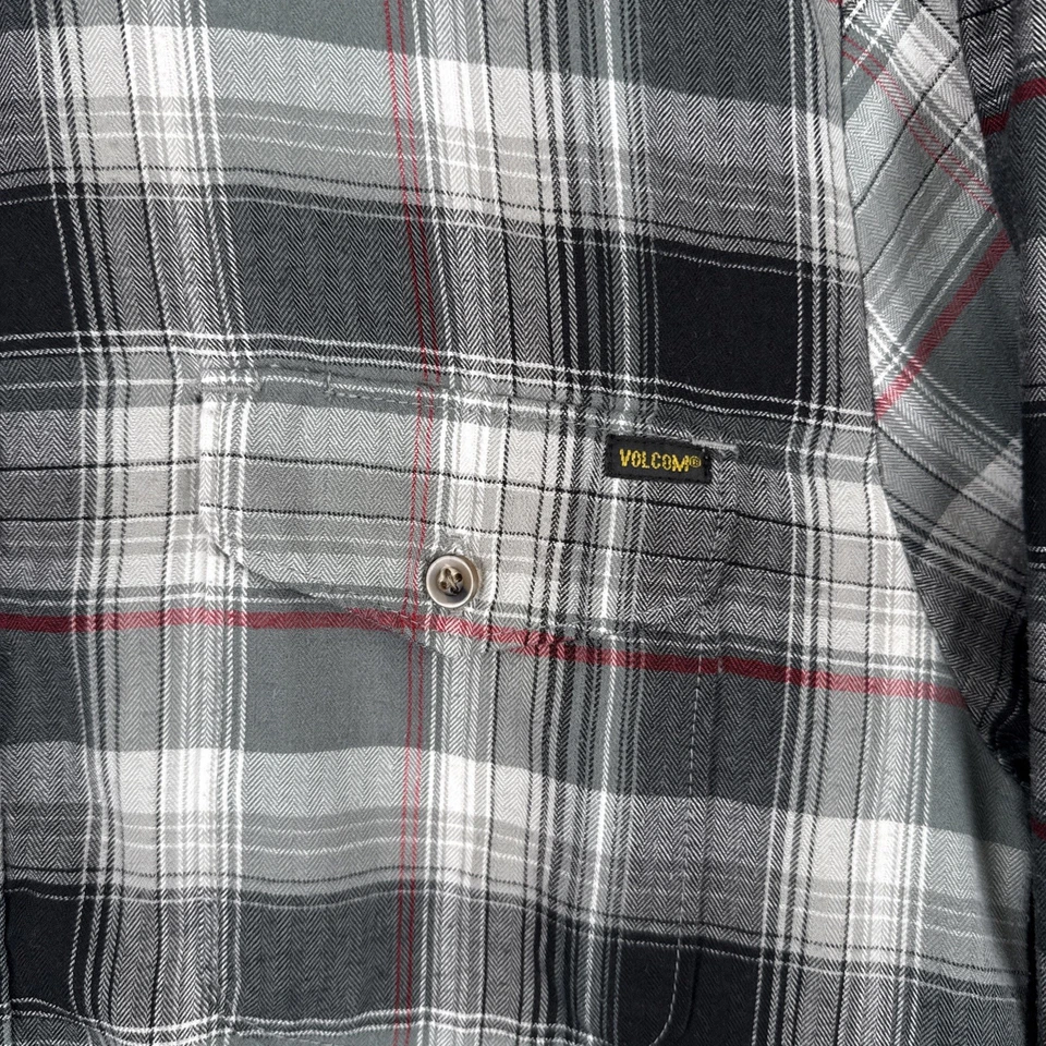 VOLCOM Workwear Shirt Mens Small Snap Button L/S Plaid Black Red Grey - Image 3 of 4