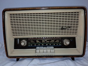 Vintage Blaupunkt Verona 20103 German Tube Radio AM/FM/SW - 1960's --- WORKS ---