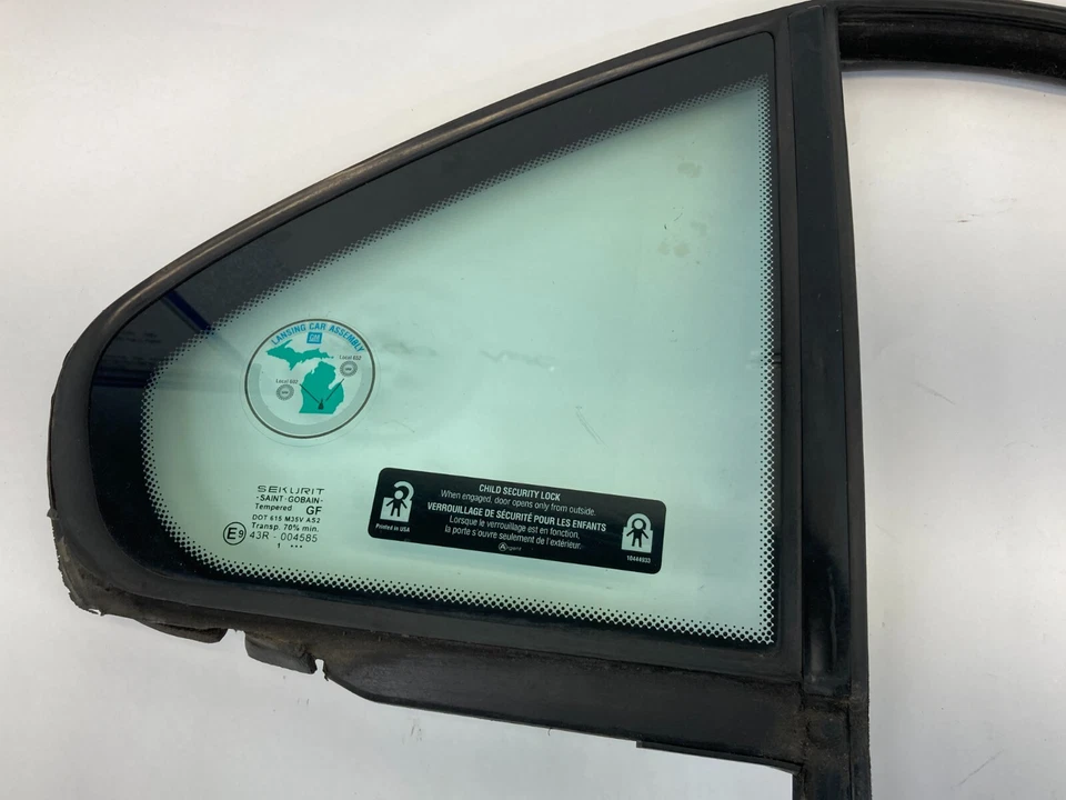 99-05 Pontiac Grand AM Sedan Rear Right Passenger Side Quarter Window Vent Glas - Imagem 4 de 4