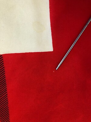 Carré Twill De Soie Naturelle Roulotté Main - la Croix Enchantée  - Foulard Créateur Métier D