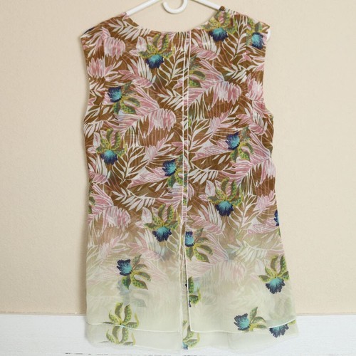 CAbi #5216 Tropical Print Parlor Top Split Back Sleeveless Blouse Size Medium M - Bild 6 von 6